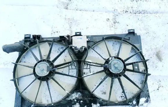 Lexus GS 300 350 430 450H Radiator cooling fan shroud 4227500592 422750-0592