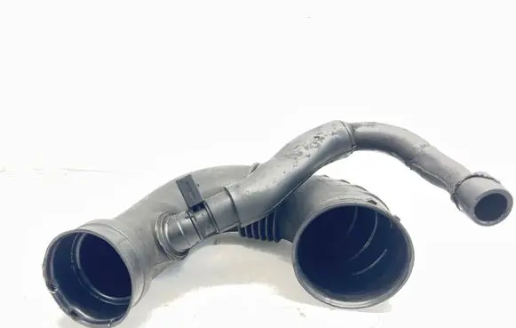 Mercedes-Benz E W211 Turbo air intake inlet pipe/hose A6480940197