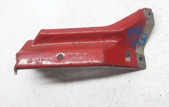 Seat Leon (1P) Fender mounting bracket