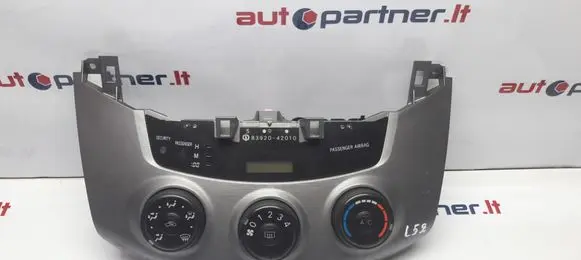 Toyota RAV 4 (XA30) Climate control unit 8392042010