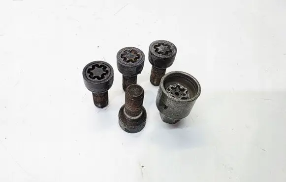Audi A4 S4 B6 8E 8H Nuts/bolts 