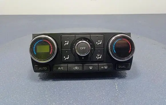 Nissan Altima Climate control unit 27500JA01A