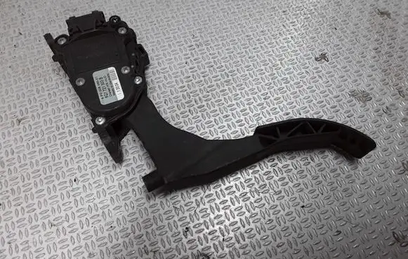 Volkswagen Golf IV Accelerator throttle pedal 6Q1721503B