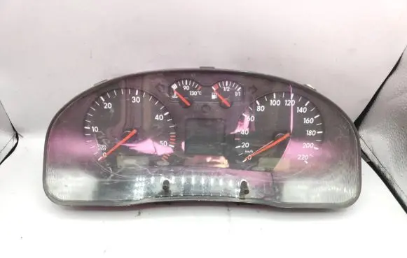 Volkswagen PASSAT B5 Speedometer (instrument cluster) 3B1919860C 110008919017