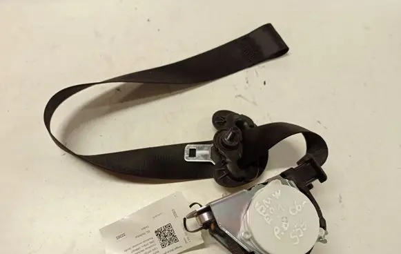 BMW 1 E81 E87 Front seatbelt 33035173 34003268