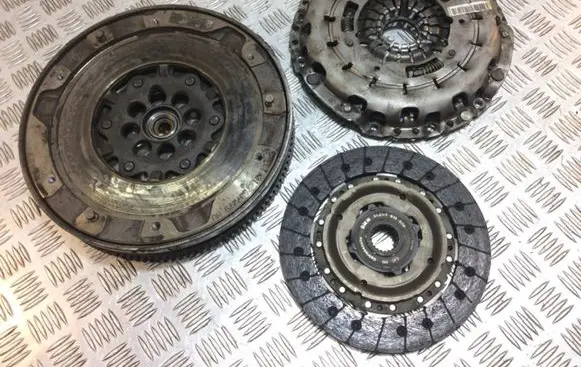BMW 3 E90 E91 Clutch set kit 7637279 7615630