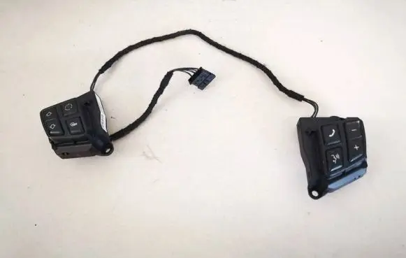 BMW 1 E81 E87 Steering wheel buttons/switches 695656001 6956560-01