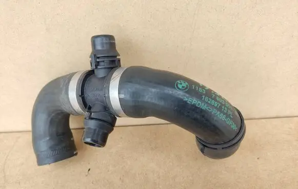 BMW 4 F32 F33 Engine coolant pipe/hose 11537603511 7603511