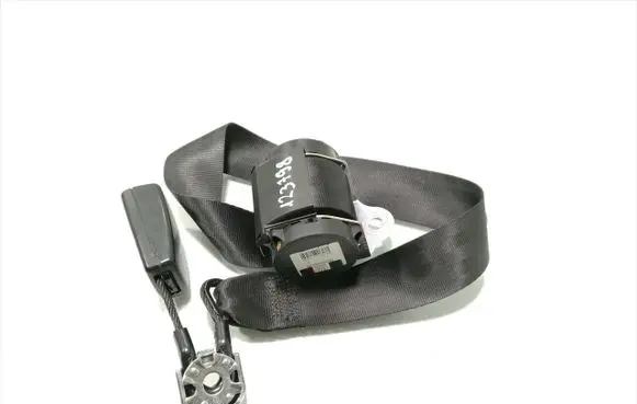 Middle seatbelt (rear)