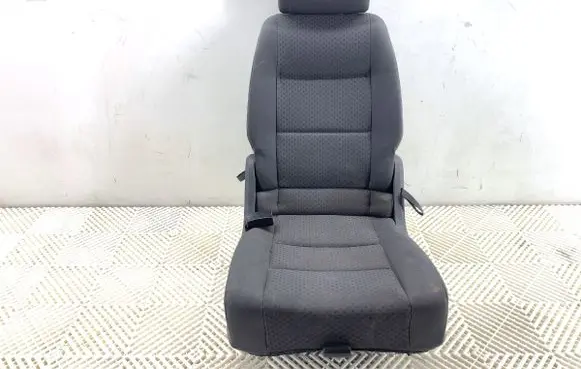 Volkswagen Touran I Rear seat 