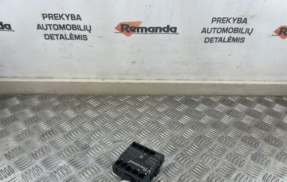 Mercedes-Benz GLA W156 Door control unit/module A1669000618