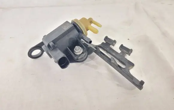 Volkswagen PASSAT B7 Turbo solenoid valve 1K0906627B 02686 11464A