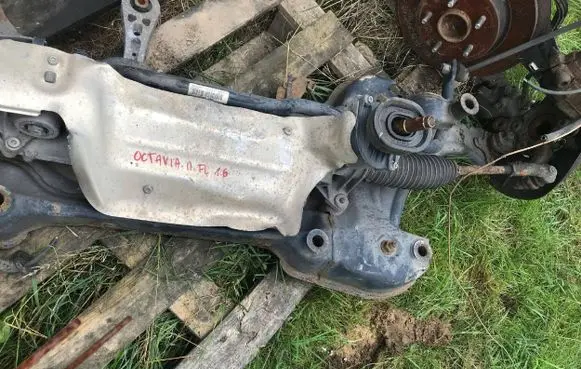 Skoda Octavia Mk2 (1Z) Front subframe 1K0199313N