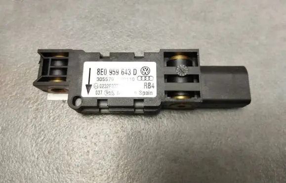 Volkswagen Phaeton Airbag deployment crash/impact sensor 8E0959643D