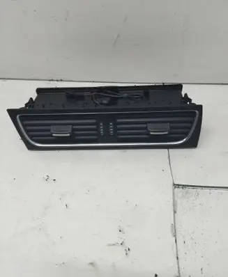 Audi A5 Sportback 8TA Dash center air vent grill 8T1820951C