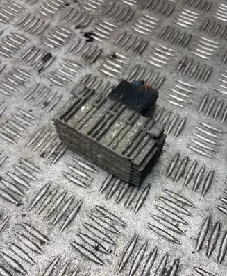 Opel Zafira A Glow plug pre-heat relay 09132691