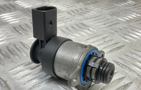 Volkswagen PASSAT B7 Fuel pressure sensor 0928400768