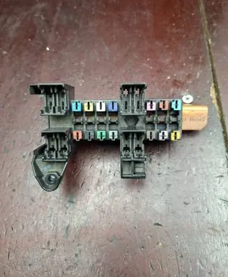 Mercedes-Benz Vito Viano W639 Fuse module 2035400050 08200500 10400579501