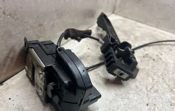 Nissan Pathfinder R51 Front door lock 80610EB300