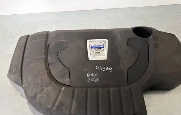 Volvo V40 Engine cover (trim) 30757910