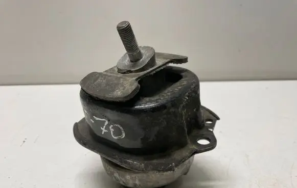 BMW X5 E70 Engine mount bracket P677381701