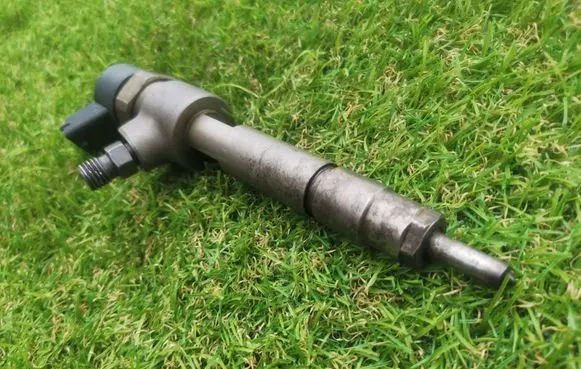Alfa Romeo 156 Fuel injector 0445110002 3101 5141