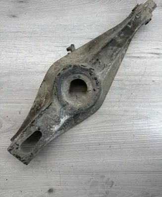 Rear control arm