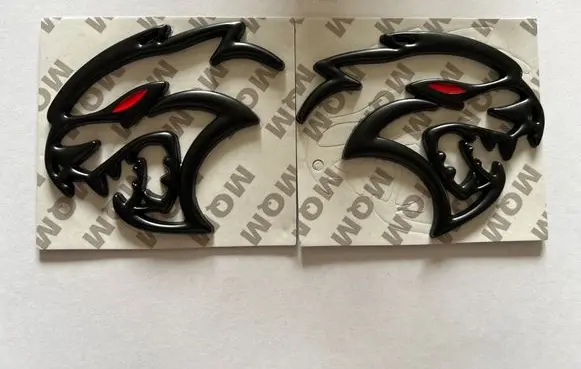 Dodge Challenger Fender model badge letters