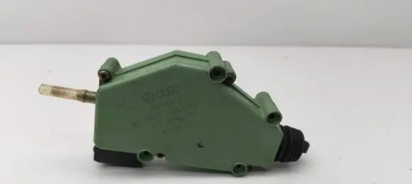 Volkswagen Multivan T4 Central locking motor 403680 8G2123 701959781