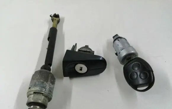Ford Focus Lock set 3M5AR21990
