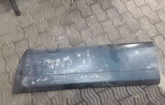 Mitsubishi Pajero Front door trim (molding) 5727A036
