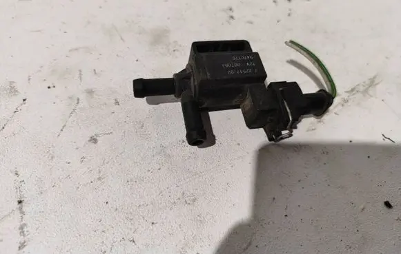 Volvo V70 Turbo solenoid valve 9470775 72251702 00T084