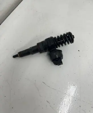 Skoda Octavia Mk2 (1Z) Fuel injector 038130073AL 0414720034