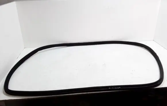 BMW 7 E65 E66 Rear door rubber seal (on body) 