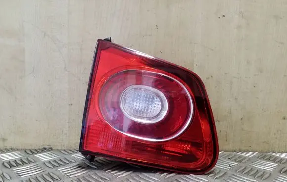 Volkswagen Tiguan Tailgate rear/tail lights 5N0945093C