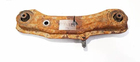 Honda CR-V Engine mount bracket