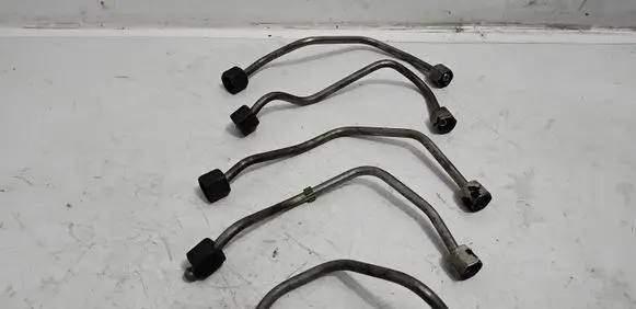 Peugeot 3008 I Fuel injector supply line/pipe 