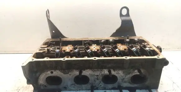 Volkswagen Touran I Engine head 03C103358AB