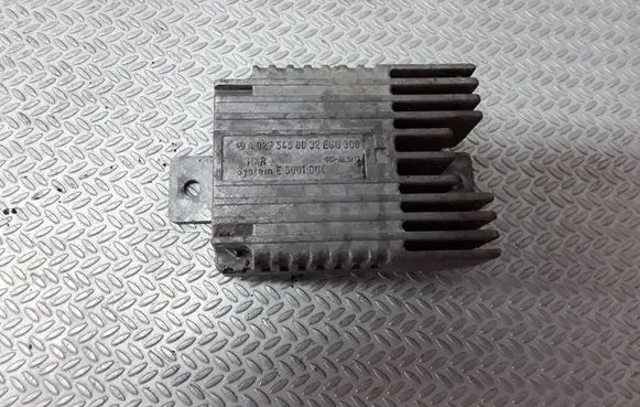 Mercedes-Benz E W210 Coolant fan relay A0275458032