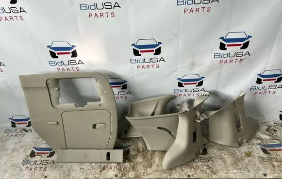 Chrysler Pacifica Trunk/boot trim cover 