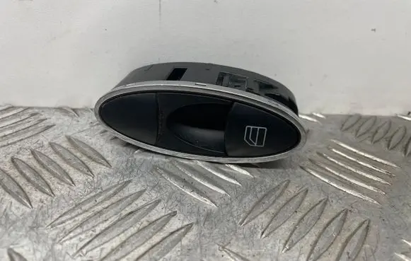 Mercedes-Benz E W211 Electric window control switch A2118218651