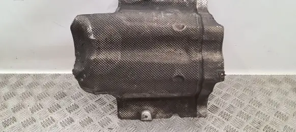 Mercedes-Benz C W204 Exhaust heat shield A2046800822