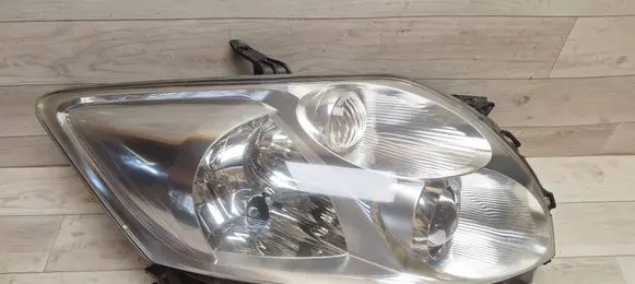 Toyota Auris 150 Headlight/headlamp 8111002470 89901943 89901357