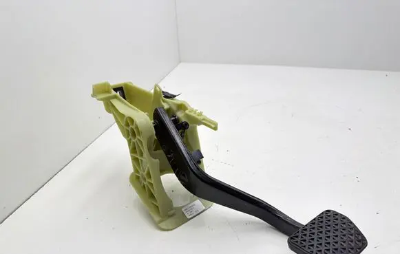 BMW X3 F25 Brake pedal 6787363 4011893A