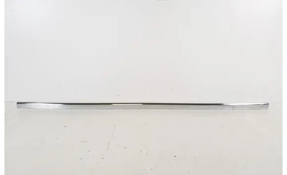Volkswagen PASSAT B8 Front door trim (molding) 3G0853332A