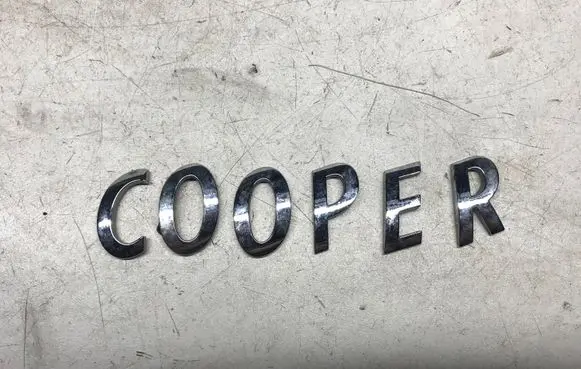 Mini Cooper Countryman R60 Manufacturers badge/model letters 