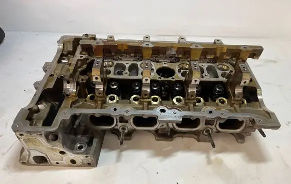 BMW 3 F30 F35 F31 Other cylinder head part 764782501