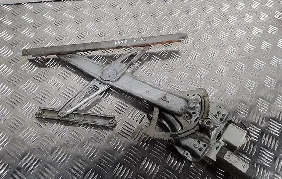 Toyota Avensis T220 Rear door window regulator with motor 6982005050