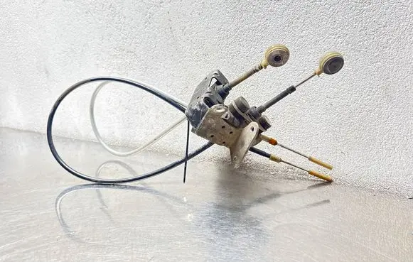 Opel Vectra C Gear shift cable linkage 55559460