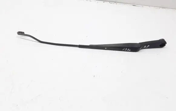 Front wiper blade arm
